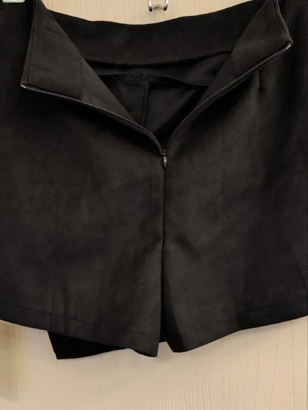 NWT Skrtimory Black Faux Suede Twist Front Mini Short Size Small S